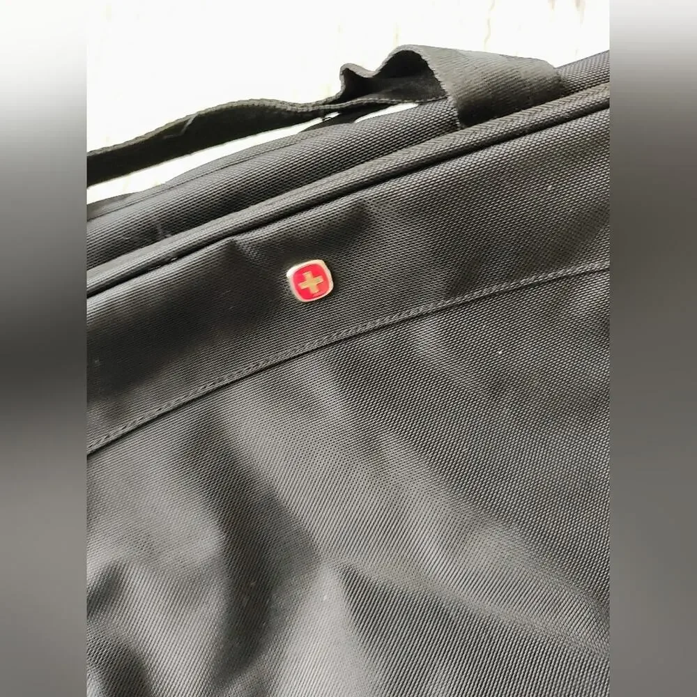 Swiss Tech Victorinox Messenger Bag EUC